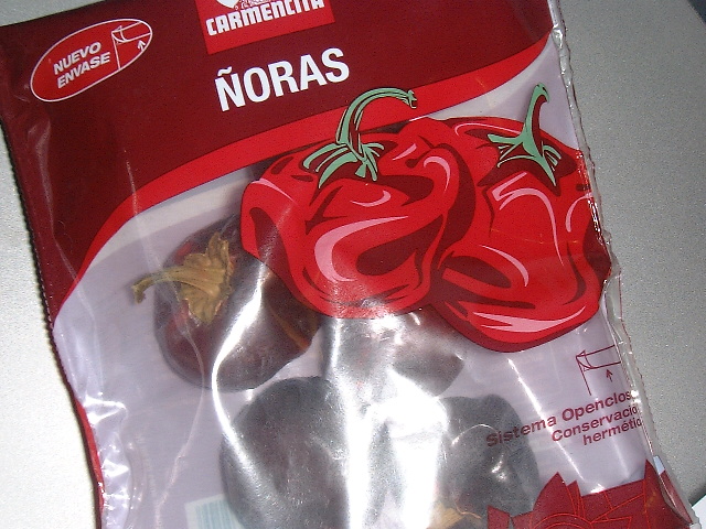 050306-roses_nyoras-01