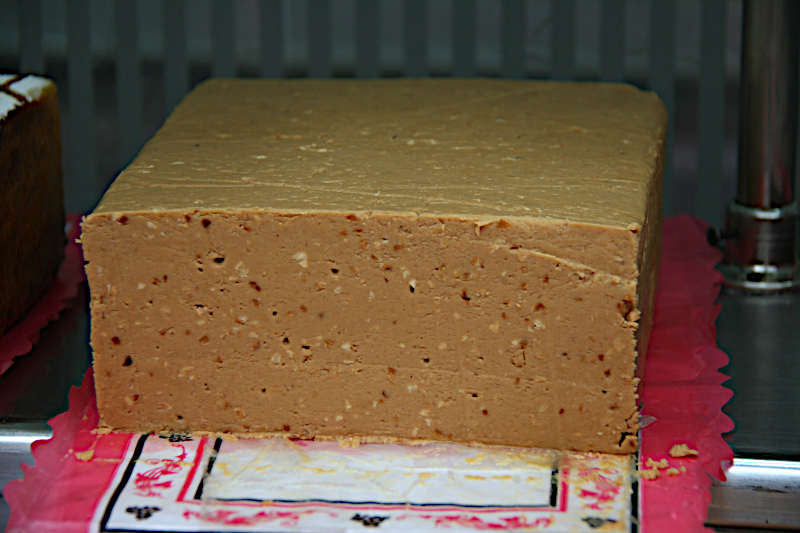 231015-wikipedia-tamorian_turron-blando-800x533